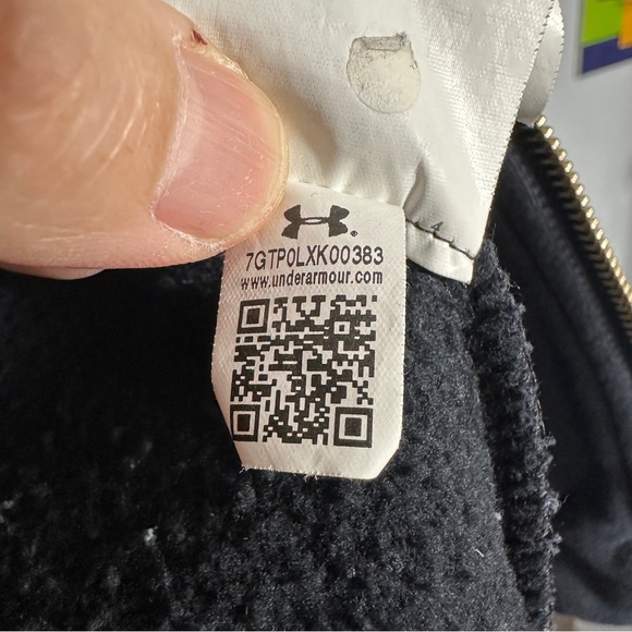 Under Armour size small black/gray zip up jacket, logo on placket, loose fit - Picture 11 of 12